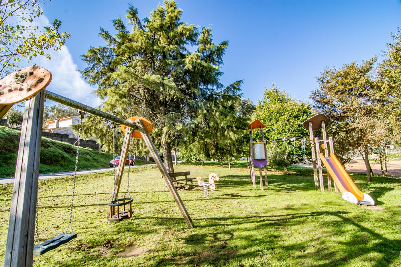 Más jardines y zona de juegos a 5 minutos a pie