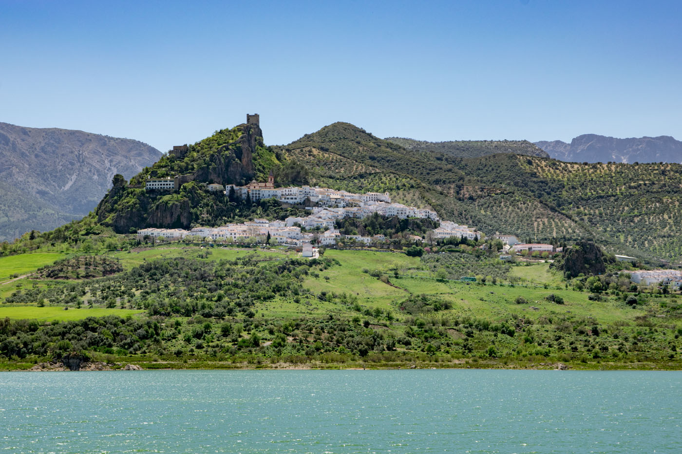 Zahara lake is 15 mins away