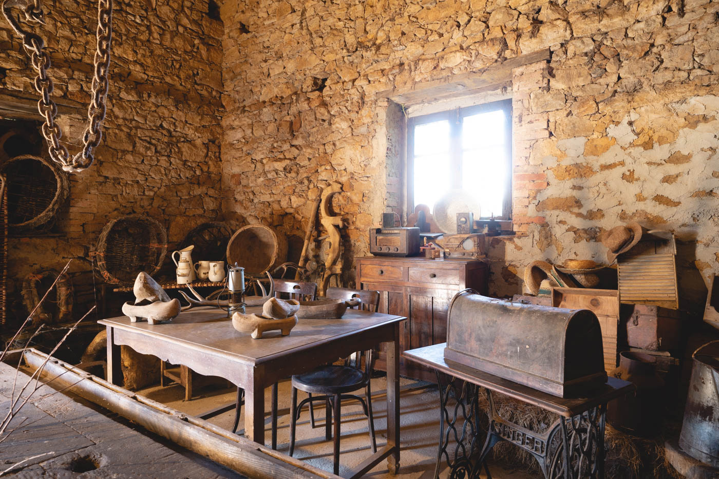 Leñera-trastero convertido en pequeño museo