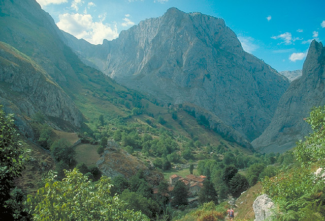 En menos de una hora estás en Picos de Europa