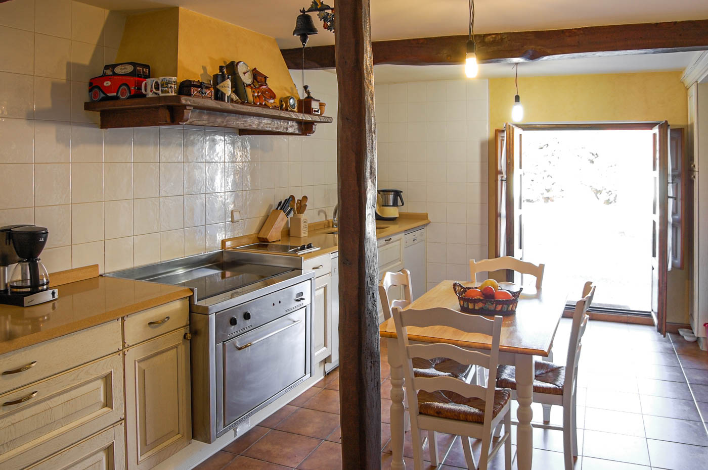 La cocina está muy bien equipada