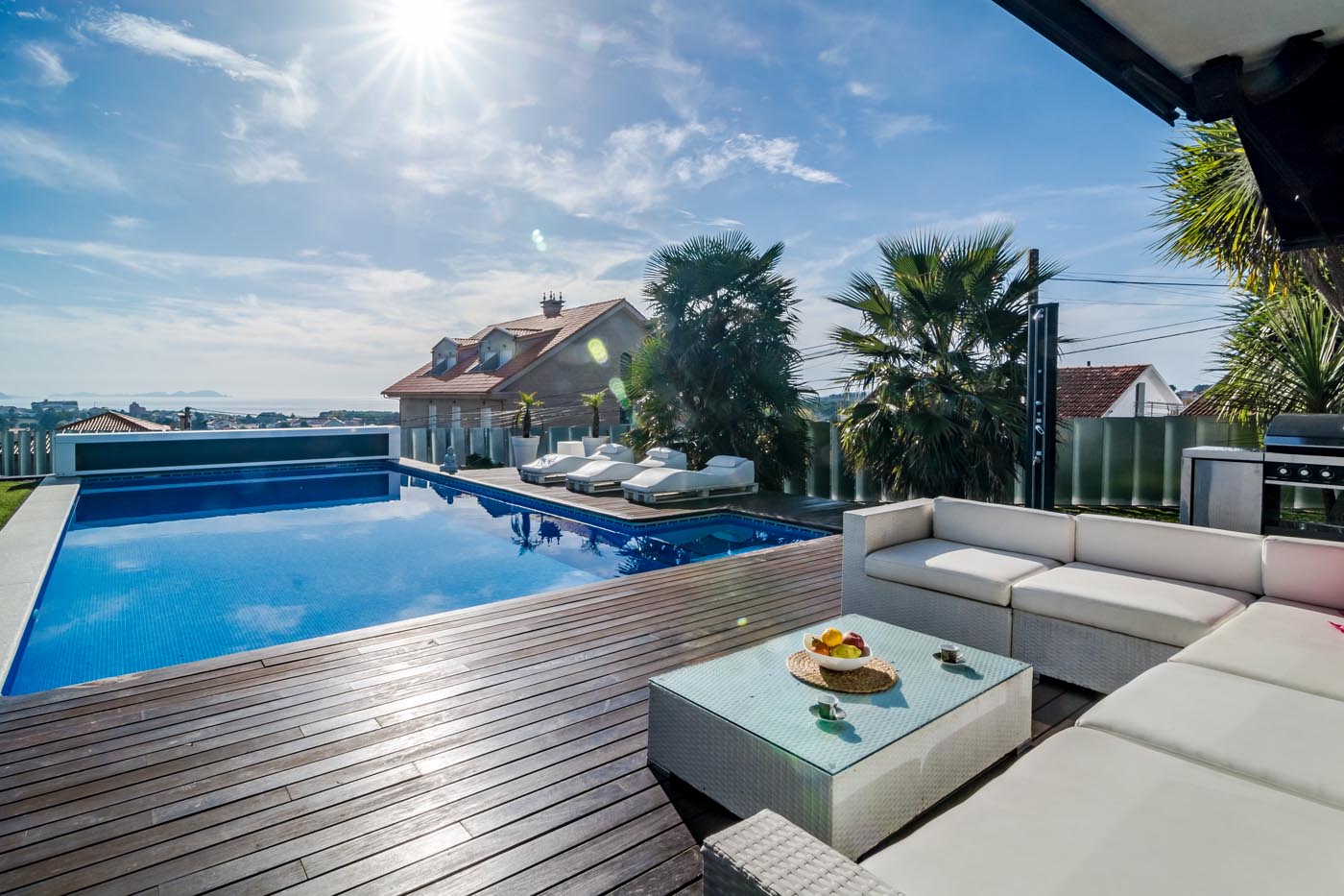 Chill out area with Cies island in the distance