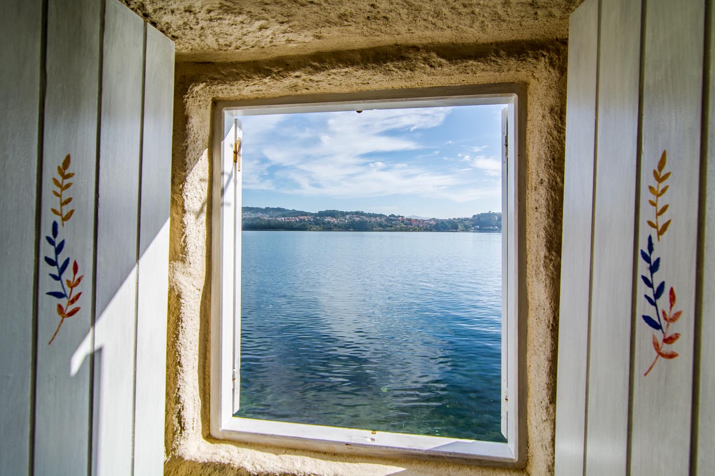 This is the Pontevedra estuary before opening to the Ocean 