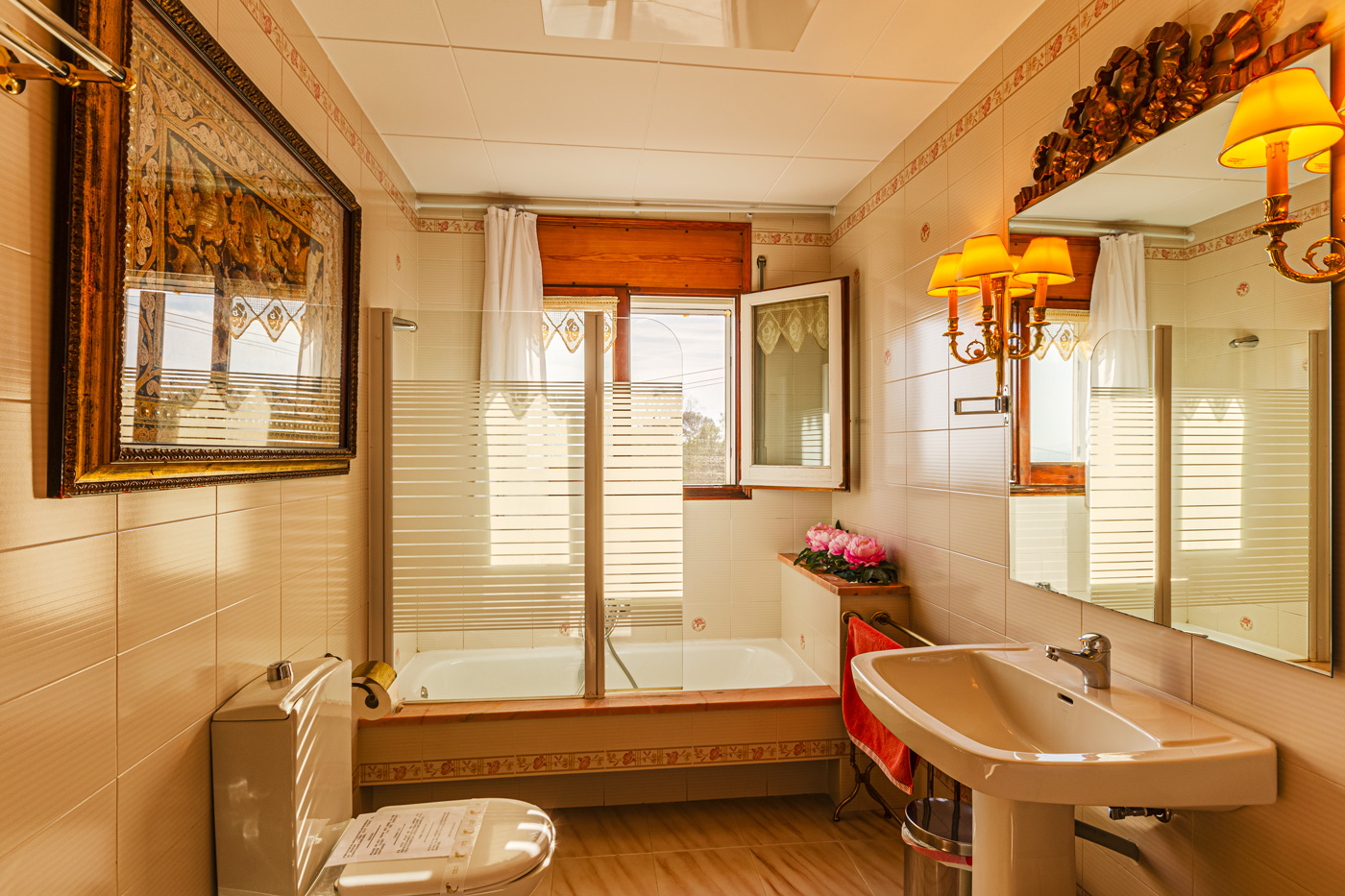 Baño completo de casa principal