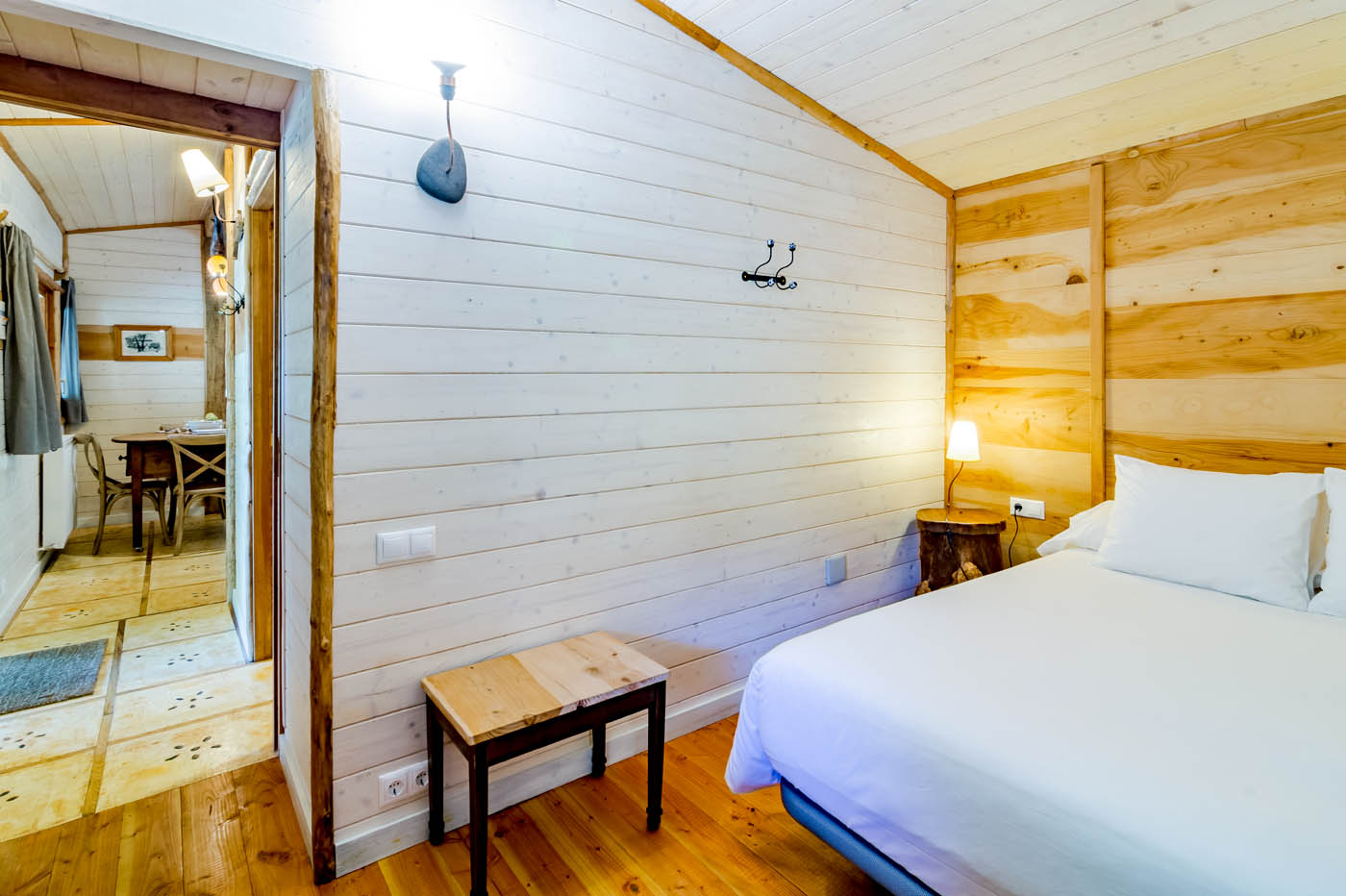 Double bedded room with quality bed