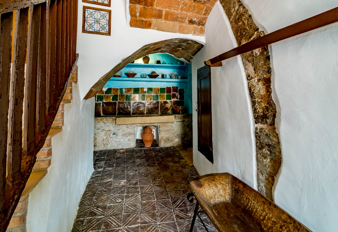 Pasillo de planta baja lleno de características originales