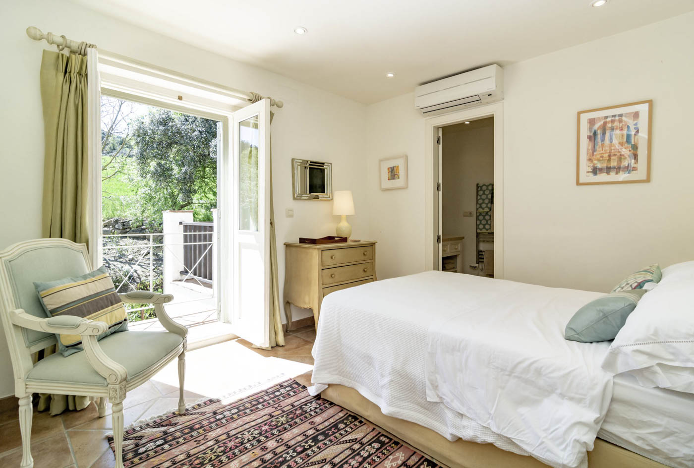 South facing bedroom with private terrace