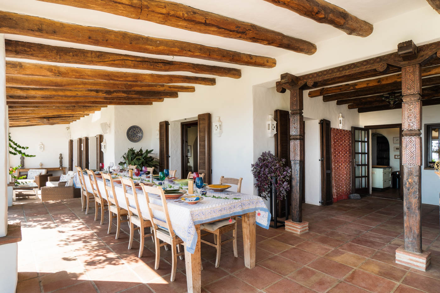 Access to kitchen from outdoor dining area