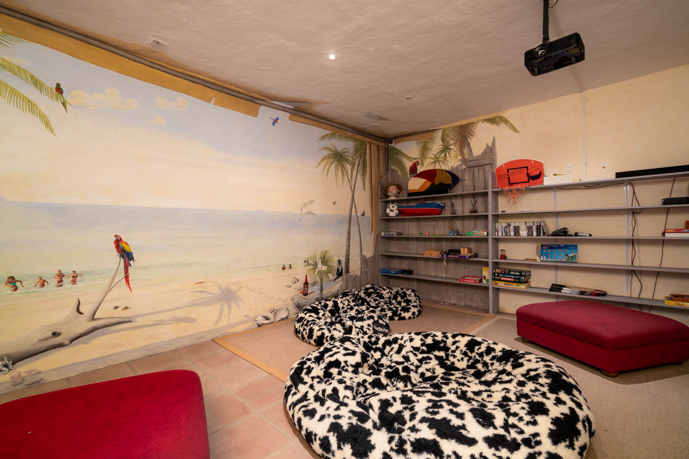 Games room (in basement)