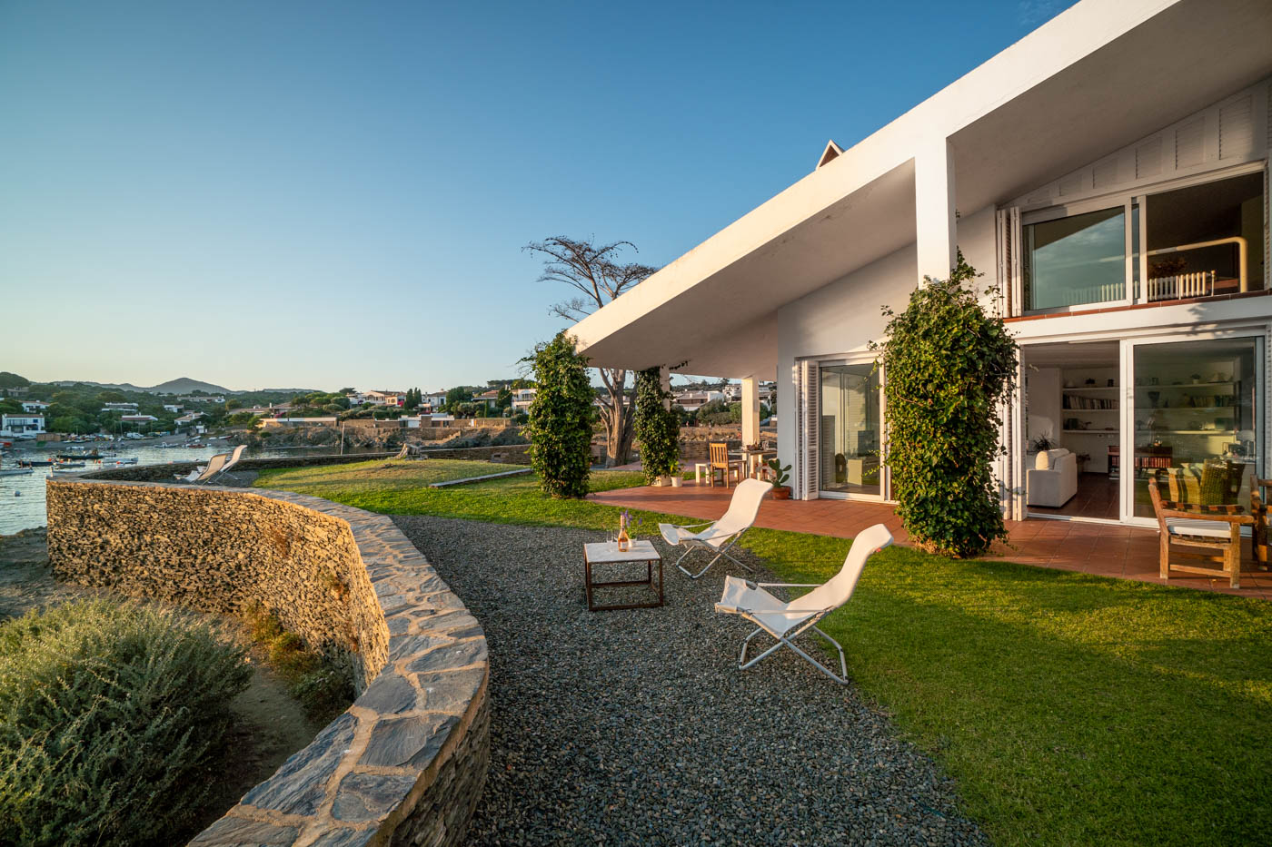 Gardens and villa with views