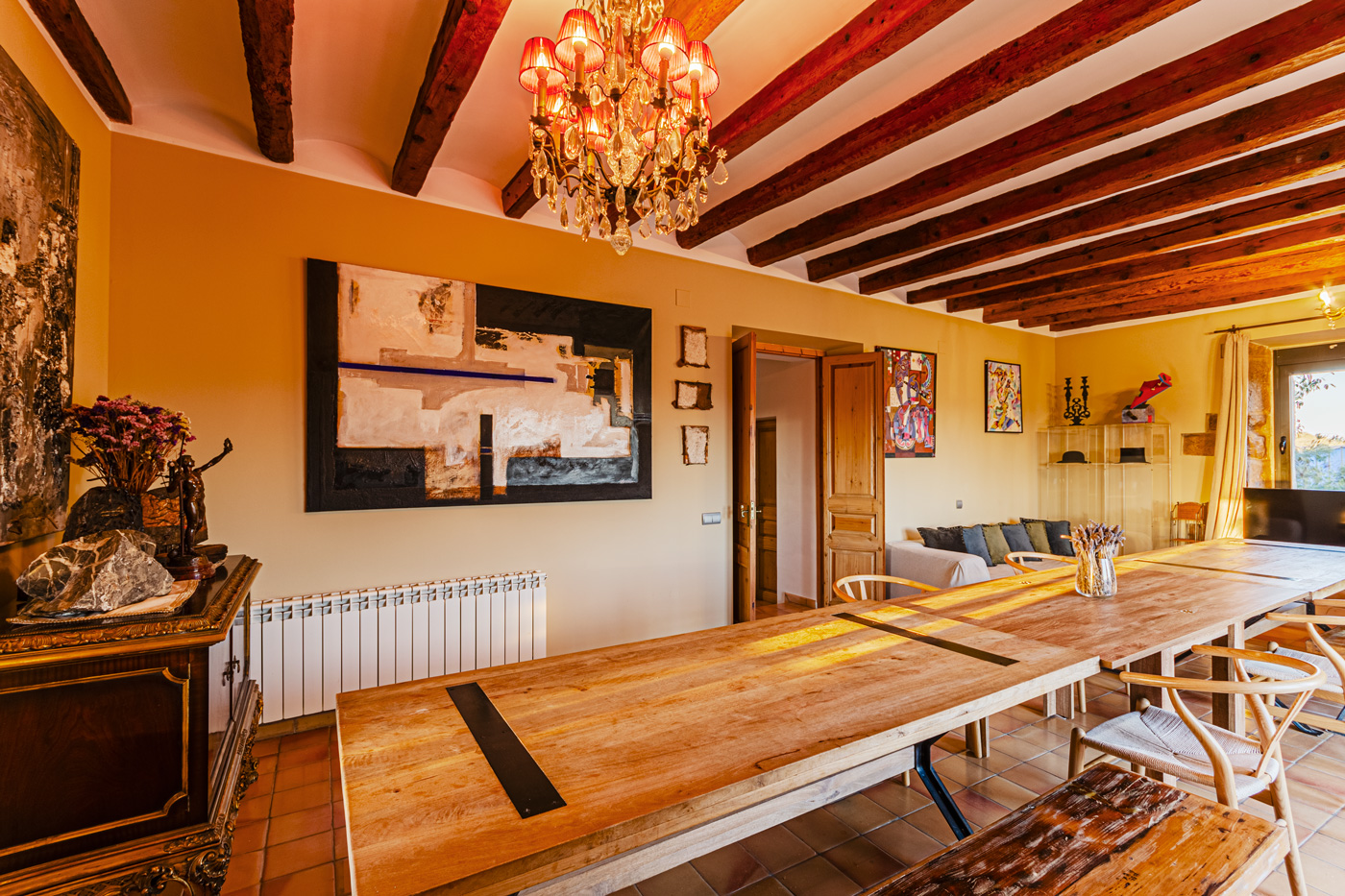 Zona de comedor adecuada para capacidad máxima