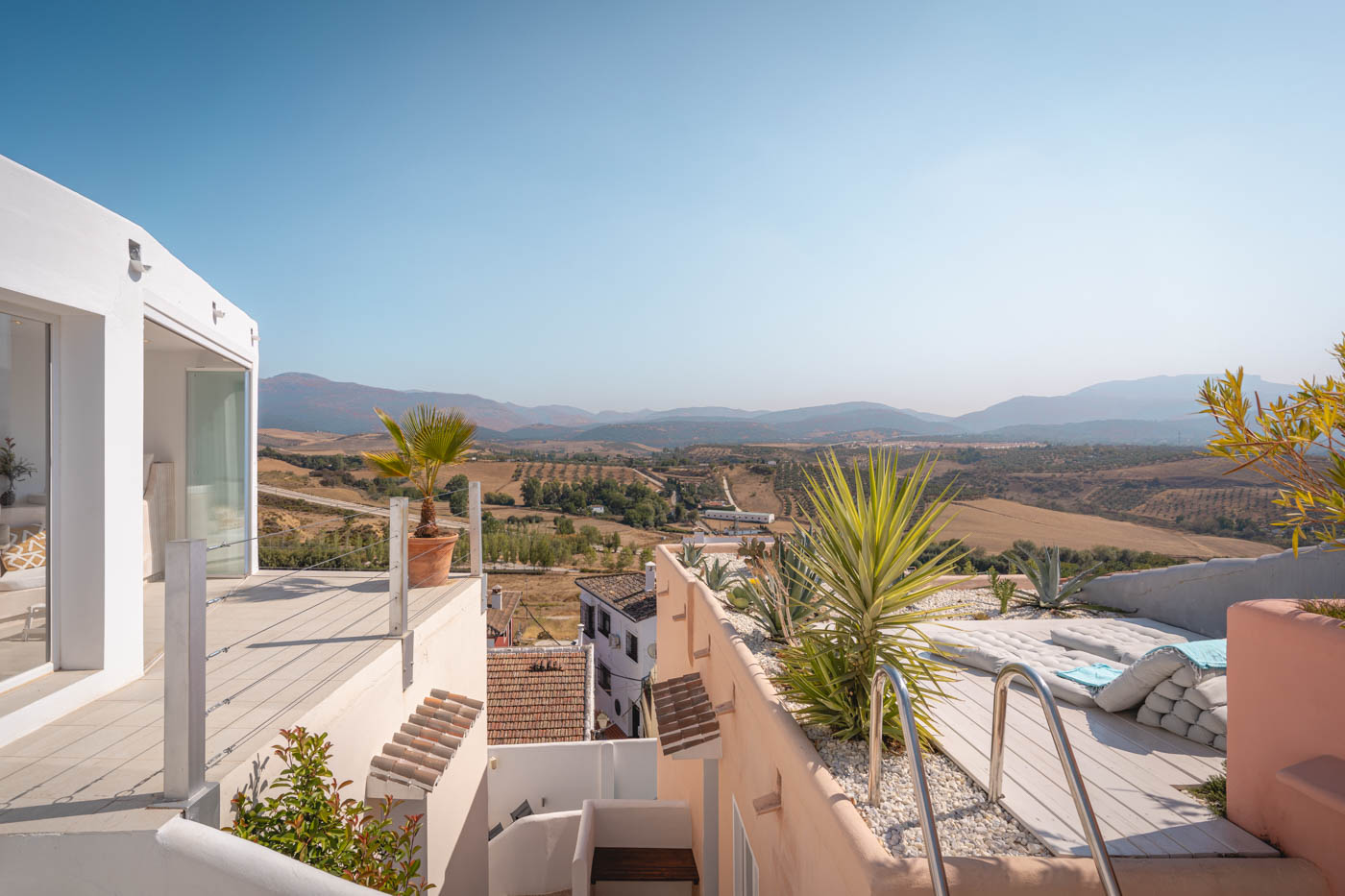 Salón / comedor / salón con solárium a la derecha