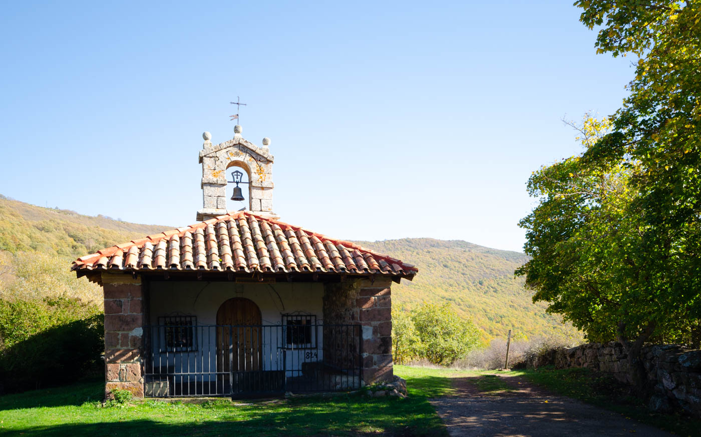 Esta bonita ermita está junto a tu alojamiento