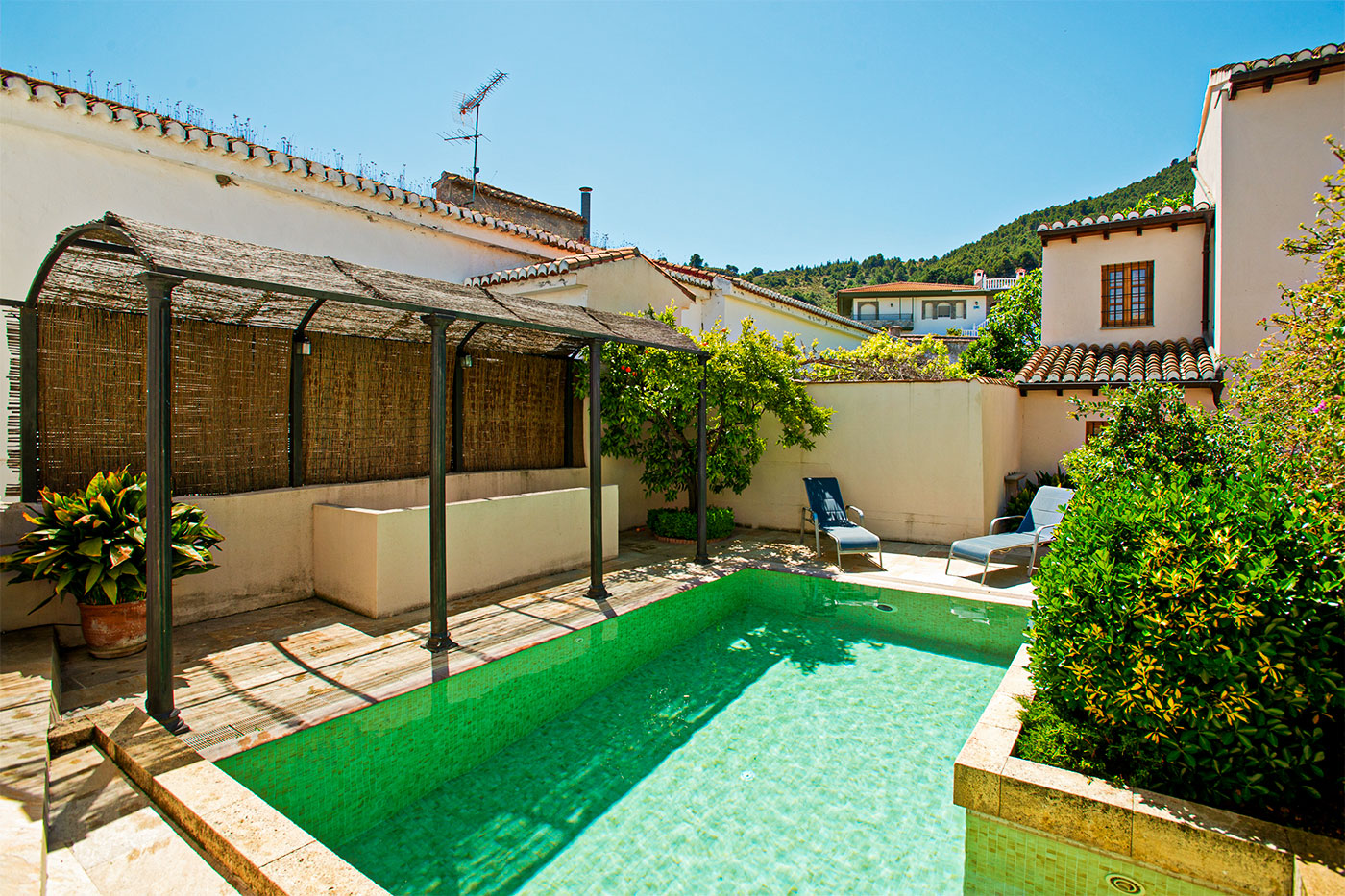 Outdoor areas with great privacy despite being in village