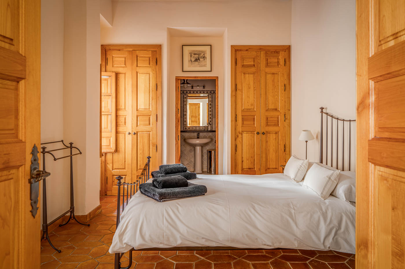 Bedroom 3: double bed