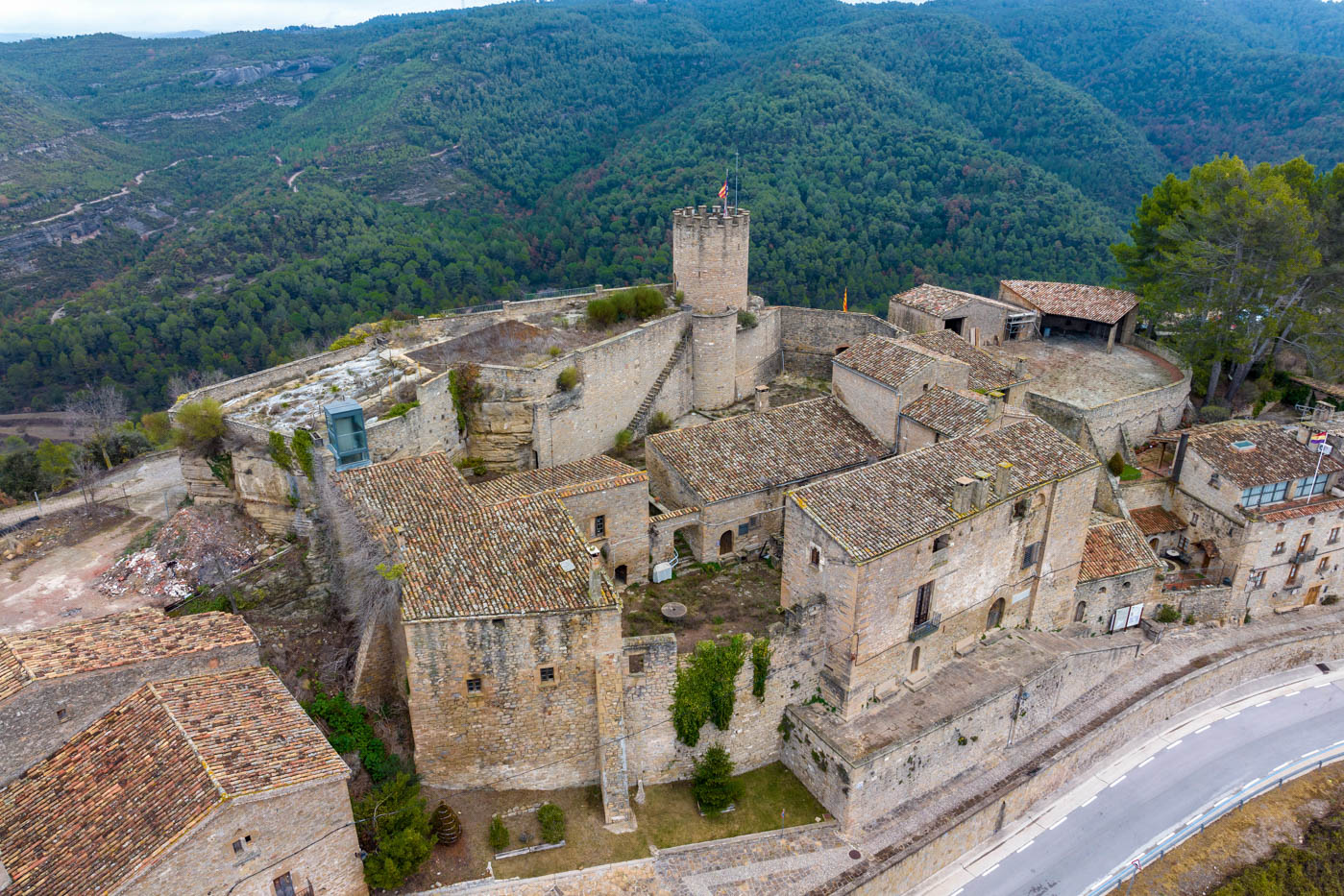 Pueblos del entorno y sus castillos (este es Talamanca)