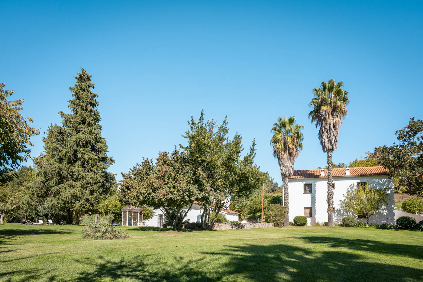 8,000 m2 of private gardens!