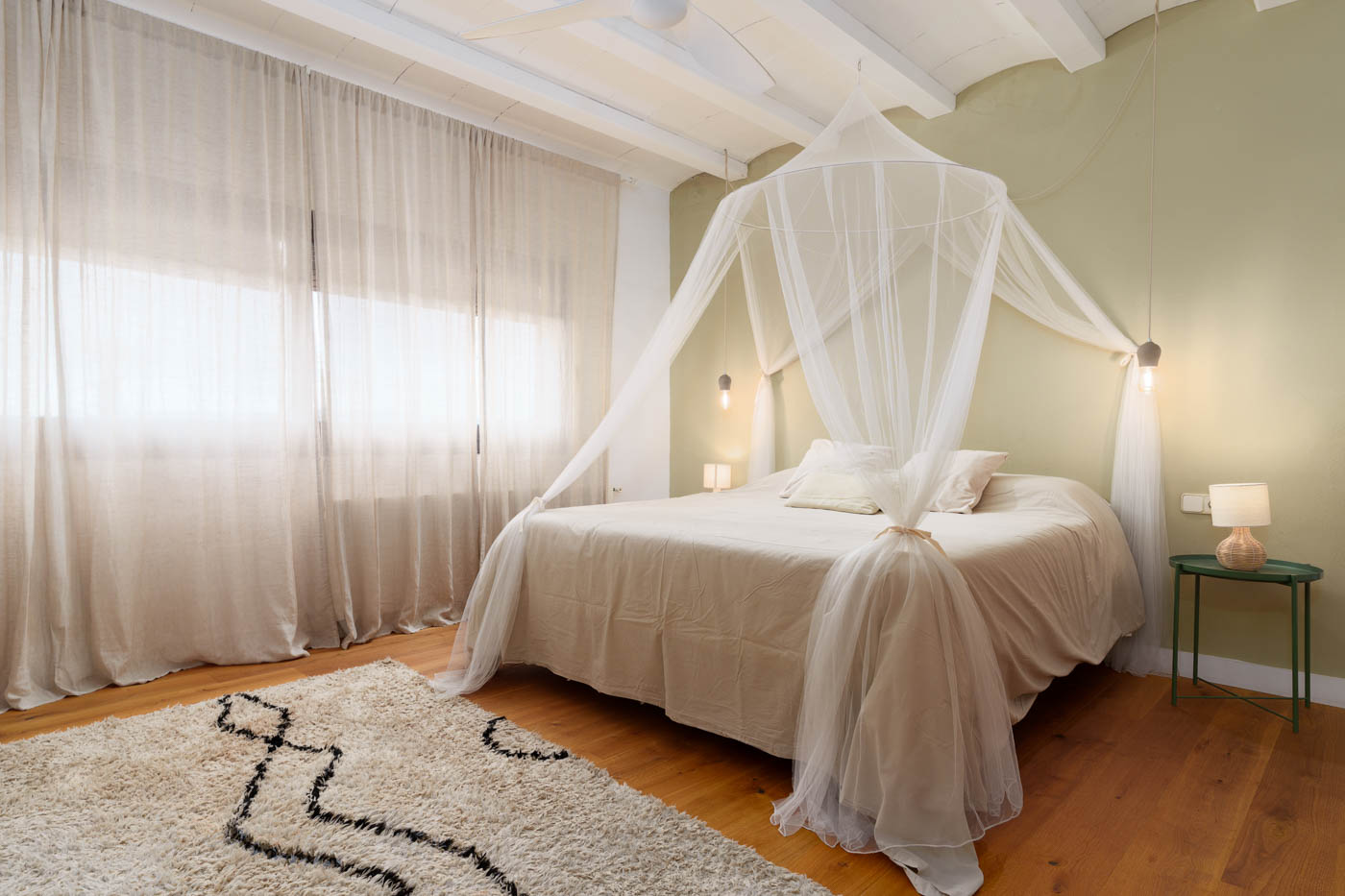 Bedroom 2: master bedroom (first floor)