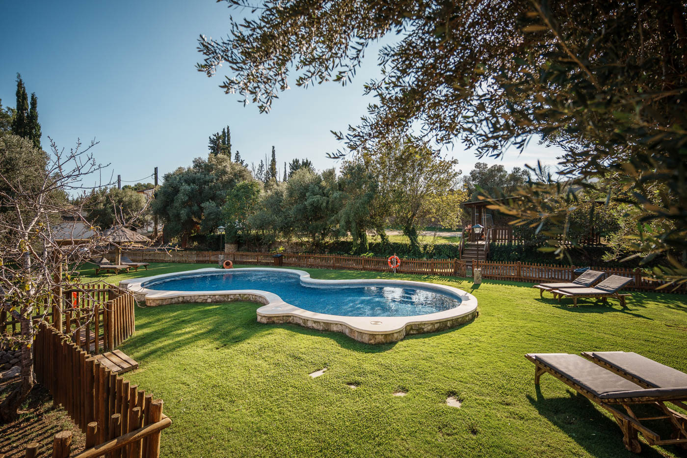 Deliciosa zona de piscina