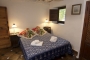 Habitación con cama de matrimonio 