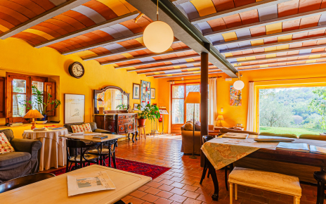 Plenty of living space for 8 people