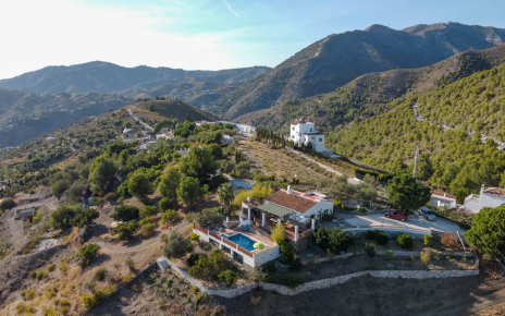 Magical mountain enclave overlooking the sea 