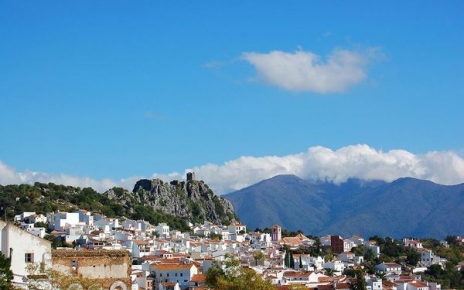 Gaucín está a 15 minutos a pie desde la propiedad 