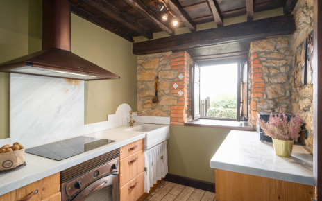 Cocina campestre bastante simple