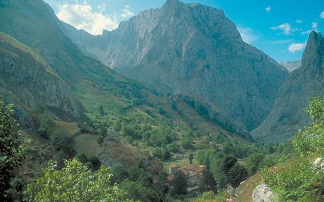 En menos de una hora estás en Picos de Europa