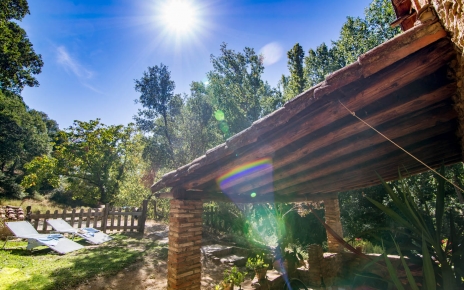Porch with simple outdoor furniture