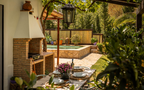 Ourdoor dining with electric hot griddle