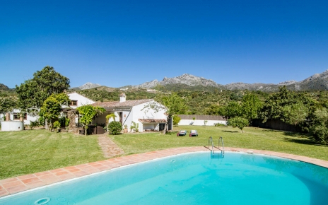 Villa (the annexe casita stays closed)