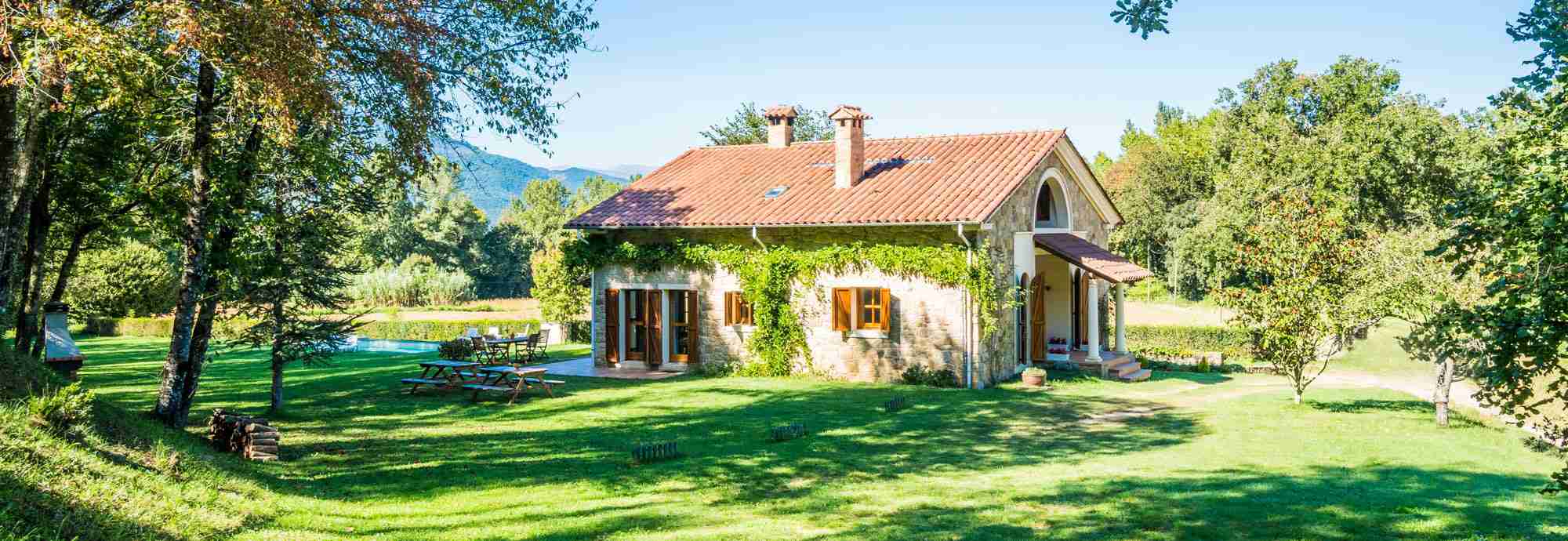 Catalonia villa in impressive natural setting for superb walking and family fun
