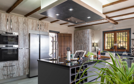 High quality kitchen, great for keen cooks