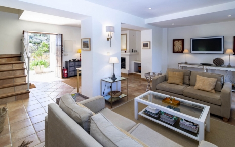 Living area also with doors opening to south side terrace