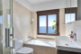 Baño junto a habitación 3 (ducha y también bañera)