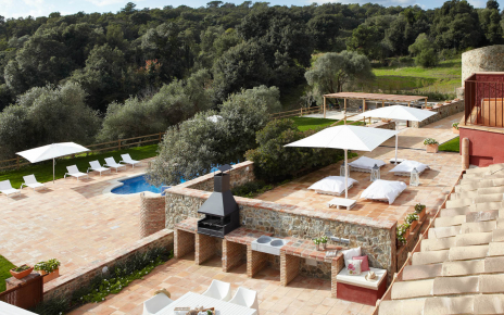 Outdoor areas at a glance from 1st floor terrace