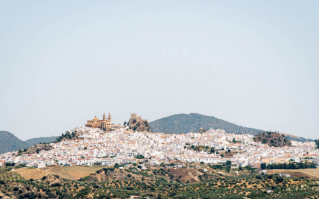 Olvera is 1.5 kms away