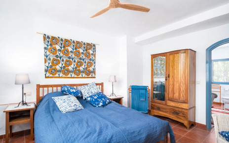 Bedroom with ceiling fan