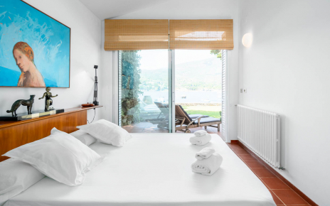 Ground floor bedroom with access to gardens