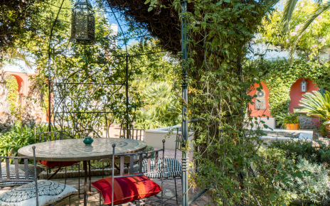 Beautiful furnished areas between Casita and Apartment