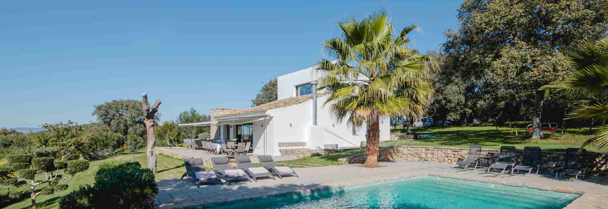 Comfortable and stylish villa with total privacy and uninterrupted views 