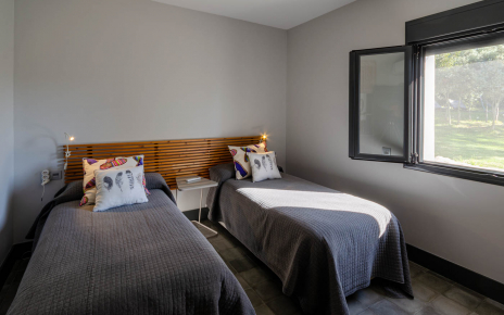Twin bedded room