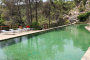 Una enorme piscina / alberca para nado
