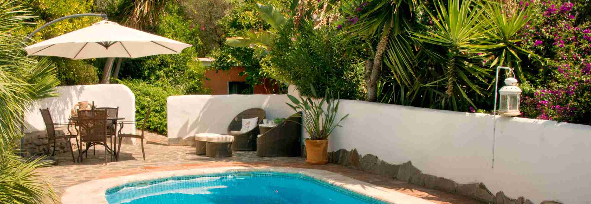 Acogedora casita escondida en entre jardines tropicales en Órgiva
