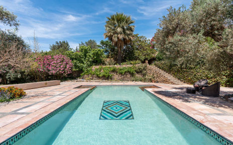 Piscina de filtrado salino