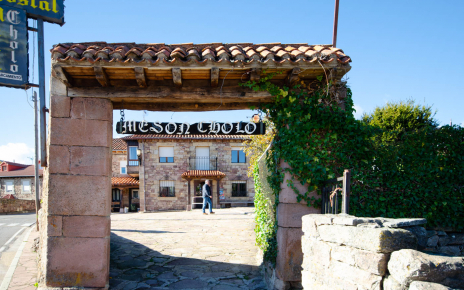 Este restaurante es un favorito  y está a un paseo