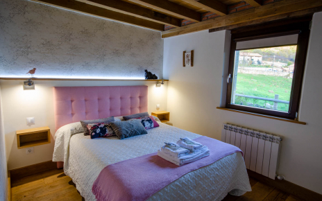 Habitación con cama doble