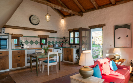 Kitchen / dining with door to pool area