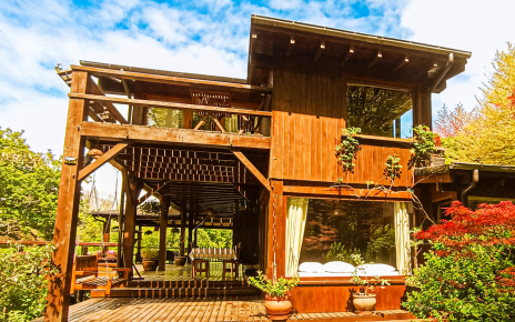 Acceso habitación individual y terraza acristalada